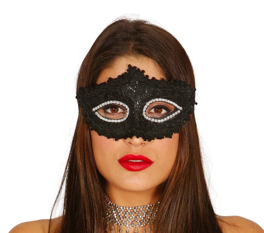 Dekoreret sort maske