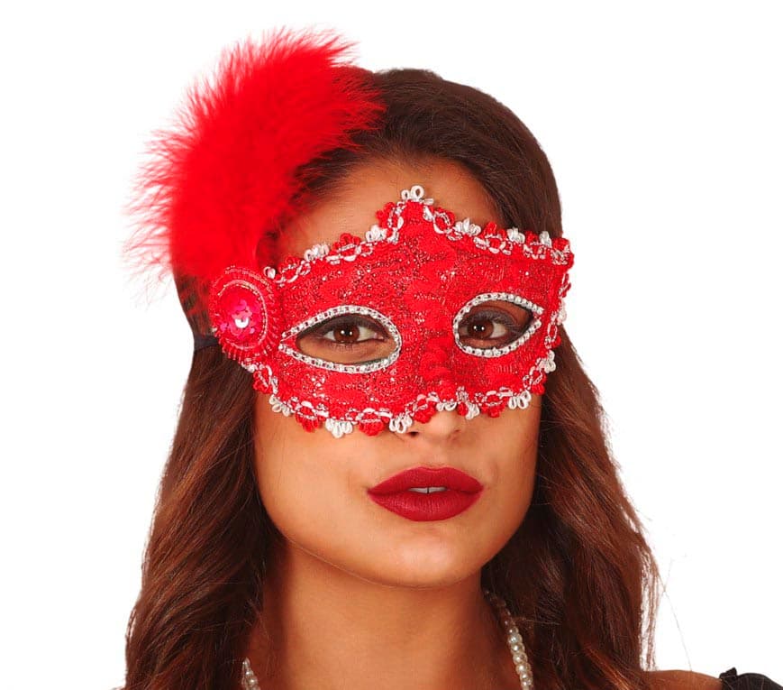 Rød maske med fjer