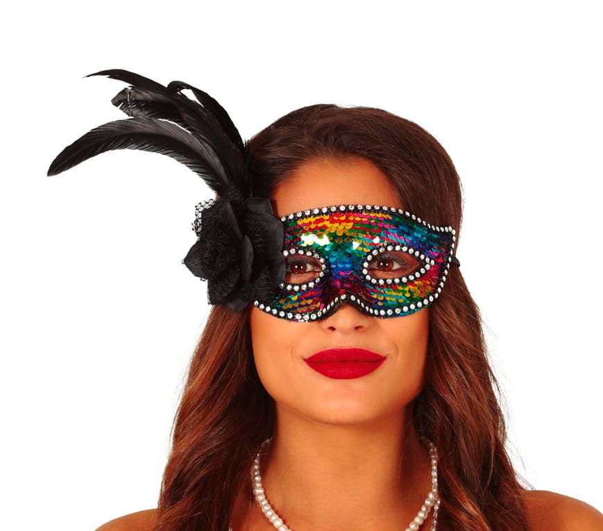 Flerfarvet maske med fjer