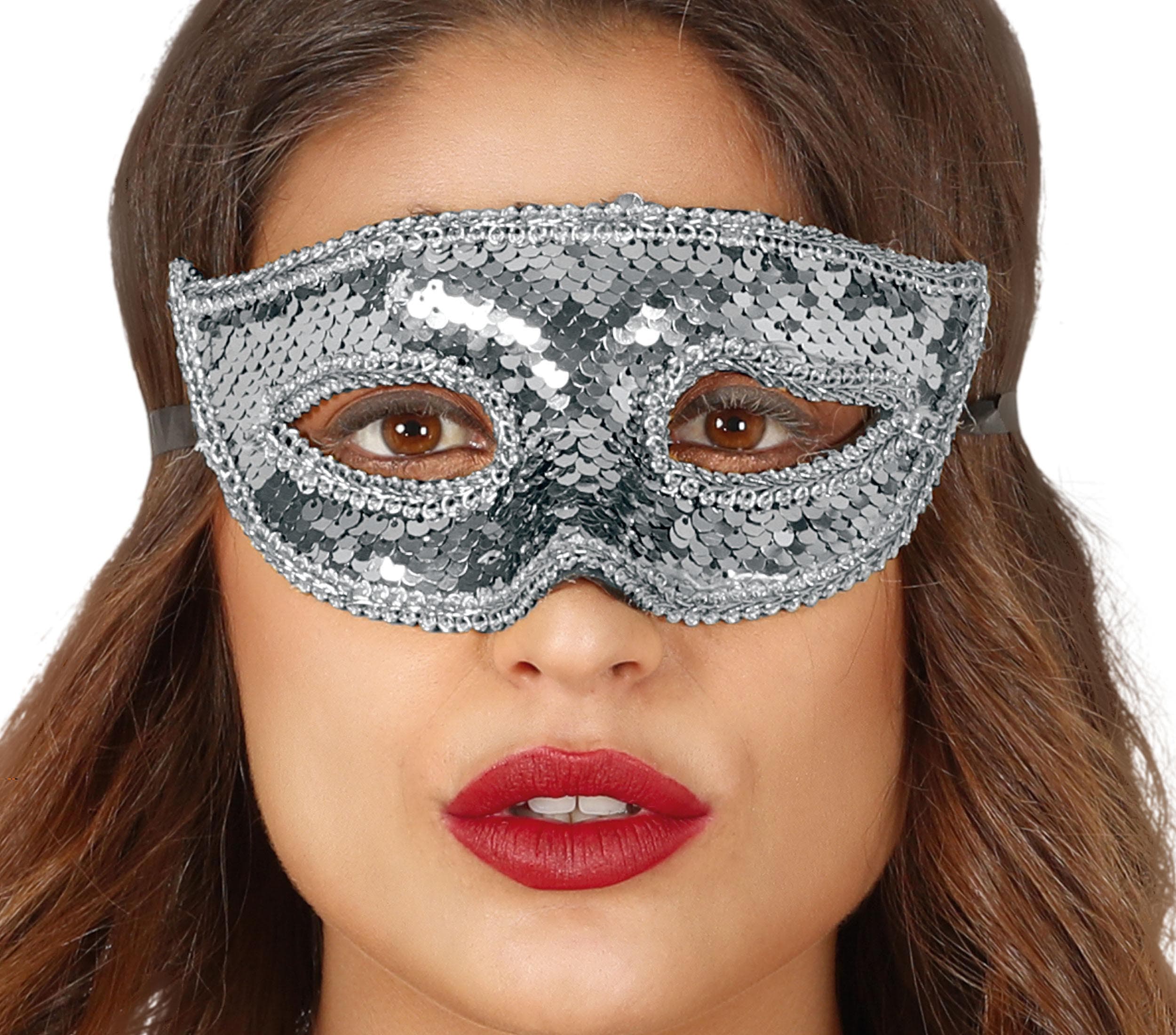 Maske med sølvpailletter