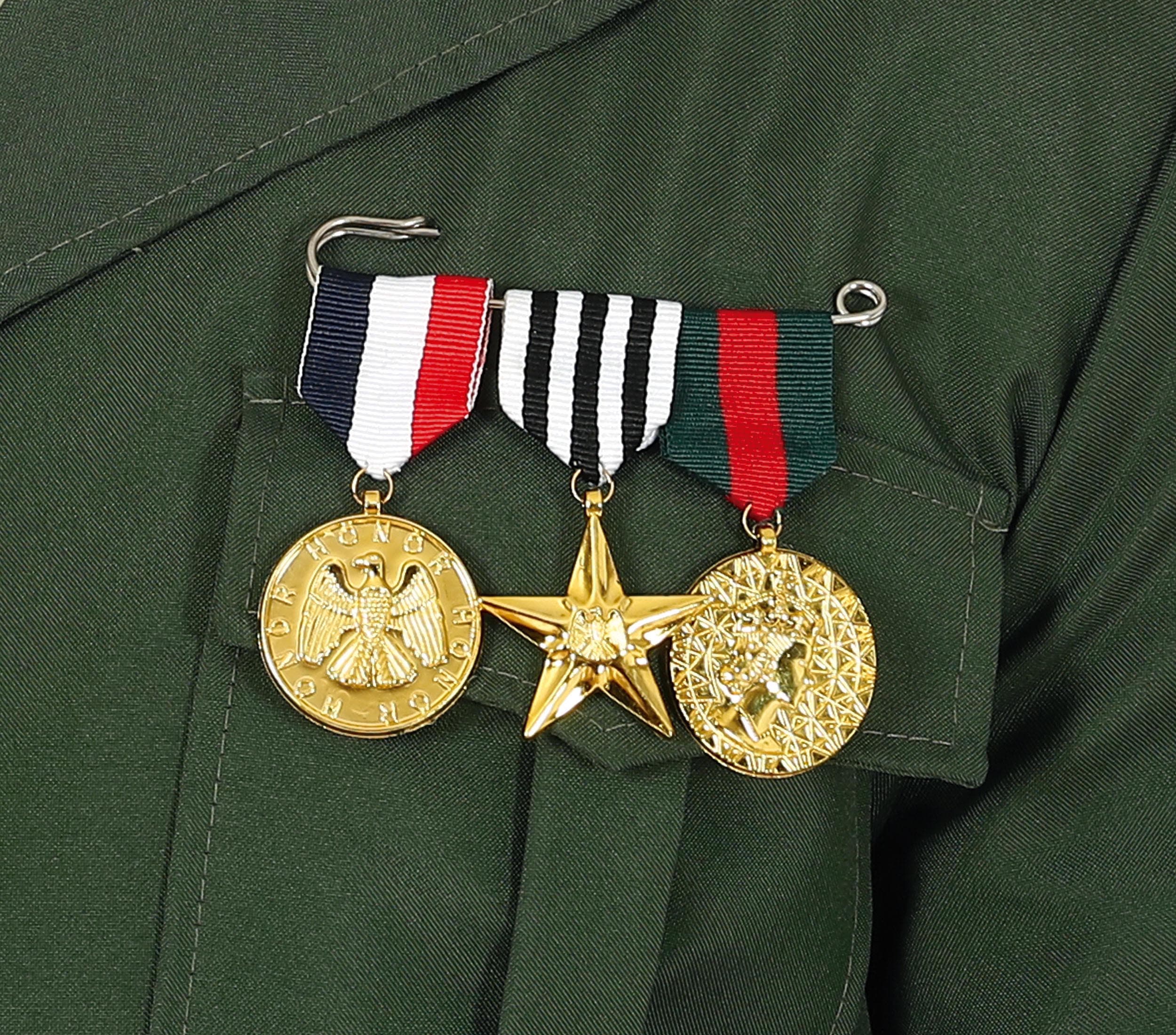Badge med 3 militærmedaljer