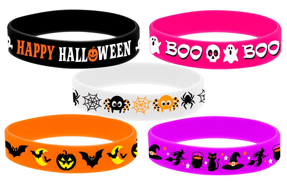 Pose med 5 assorterede halloweenarmbånd i silikone