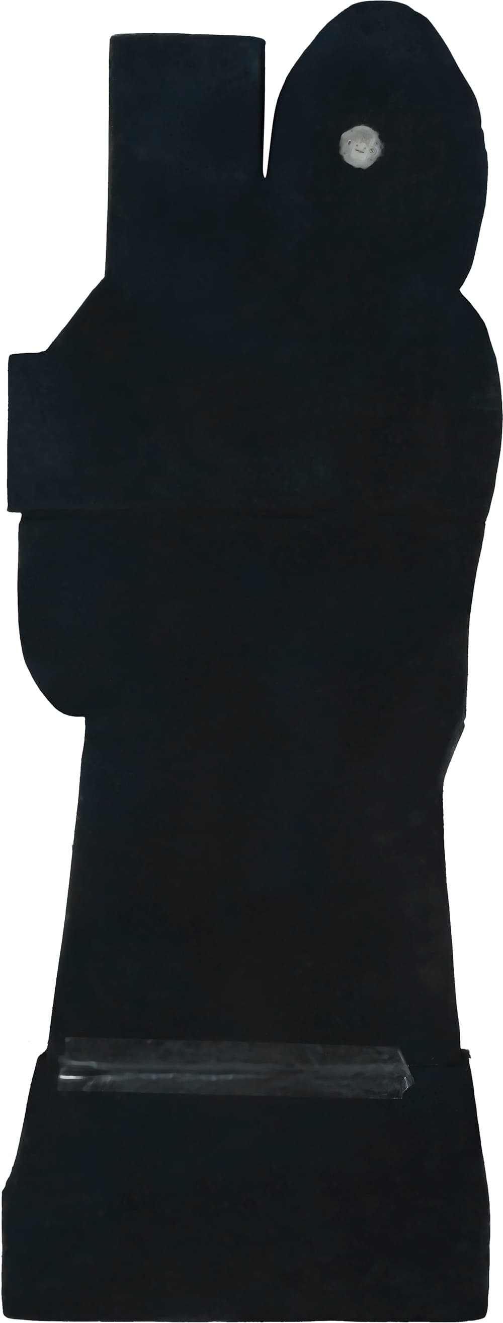 Korsgravsten med skelet og lys, 120 × 45 cm